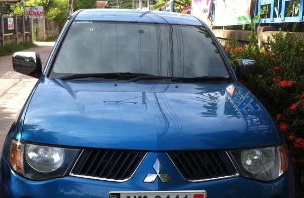 MITSUBISHI TRITON MEGACAB GLX 2.5 MT ปี 48 รถบ้านสวยจัดทั้งคัน สีสันรถบางๆเดิมๆ ชุดแต่งครบพร้อม ล้อแม็กขอบ 17 ลายสวย เครื่องแห้งแรงดีไม่มีเยิ้ม ภายในเก๋งสวยหรู CD ABS แอร์ พ.เพาเวอร์ ก.ไฟฟ้า กระจกมองข้างแบบโครเมี่ยมปรับไฟฟ้า กระบะปูพื้นยางลายเนอร์ ช่วงล่า