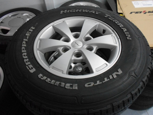 ขายล้อแม็ก Mitsubishi Triton ขอบ 16 พร้อมยาง Nitto 245/70/16 ปี 09/เทิร์นได้-ใส่ฟรีค่ะ