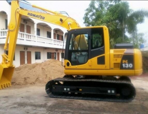 รถแม็คโคร komutsu 130-8,hitachi 135-8 รถแม็คโคร komutsu 130-8,hitachi 135-8