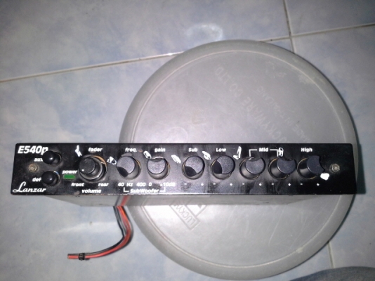 ปรีlanzar มีครอสในตัว