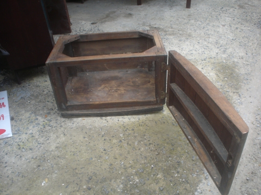 ฐานตู้โบราณ   ไม้สักทั้งหมด   ใครมีงานเชิญครับ  ขาย1200บาท