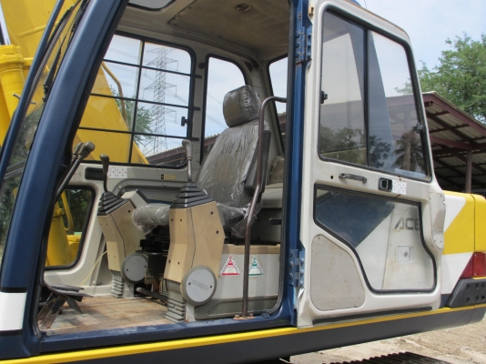 KOBELCO SK 120-3 รถเก่านอกสภาพสวย พร้อมใช้ KOBELCO SK 120-3 รถเก่านอกสภาพสวย พร้อมใช้