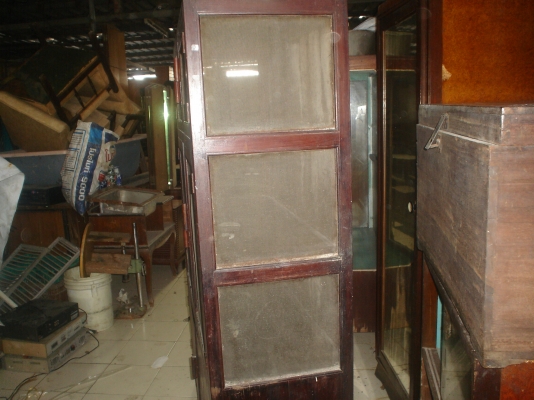 คุณชัยช่อง 5 คุณครับ**ตู้กับข้าว  ไม้เนื้อแข็งทั้งตู้   ขาย3200บาท   หลินรัชดาครับท่าน