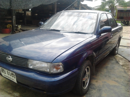 ขายด่วนรถเก๋งนิสสันพร้อมใช้แอร์เย็น ภายในสวยมีเอกสารพร้อมโอน