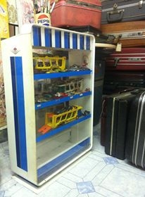 ขายตู้ใส่บุหร่เก่า ทรงสวย สภาพสมบูรณ์