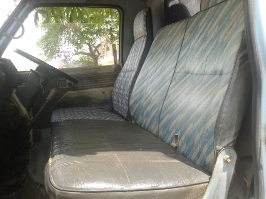 ขาย 6 ล้อ  ISUZU NKR 110 ขายจัดแน้นซ์ให้ลูกค้า จ.สุรินทร์แล้ว. ขอบคุณครับ......