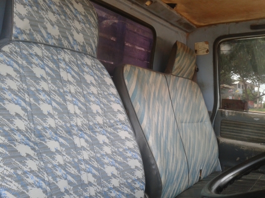 ขาย 6 ล้อ  ISUZU NKR 110 ขายจัดแน้นซ์ให้ลูกค้า จ.สุรินทร์แล้ว. ขอบคุณครับ......