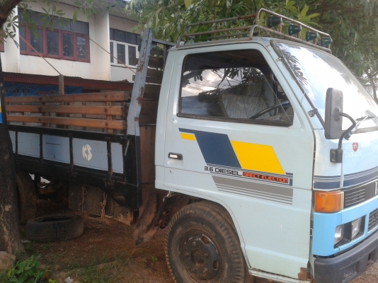 ขาย 6 ล้อ  ISUZU NKR 110 ขายจัดแน้นซ์ให้ลูกค้า จ.สุรินทร์แล้ว. ขอบคุณครับ......