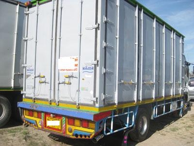 ขายหัวตึก 210 Uro3 ตู้สิบบานหกล้อ สวยมาก โทร 088-4501277