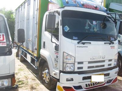 ขายหัวตึก 210 Uro3 ตู้สิบบานหกล้อ สวยมาก โทร 088-4501277