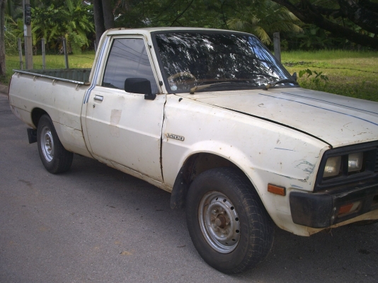 Mitsubishi L200 เฉินหลงเบนซิน 4ขอ ปี 1982 Mitsubishi L200 เฉินหลงเบนซิน 4ขอ ปี 1982