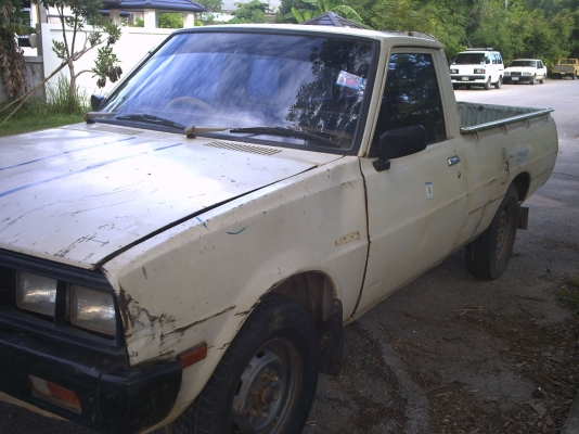 Mitsubishi L200 เฉินหลงเบนซิน 4ขอ ปี 1982 Mitsubishi L200 เฉินหลงเบนซิน 4ขอ ปี 1982