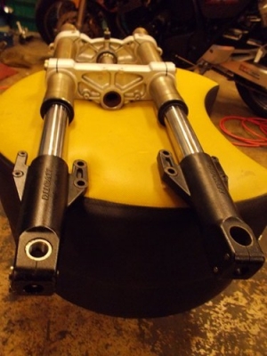 ขายชุดหน้าUSDของDACATI M900พร้อมแผงคอ