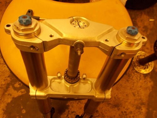 ขายชุดหน้าUSDของDACATI M900พร้อมแผงคอ