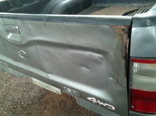 TOYOTA HILUX TIGER EXTRACAB SR5 3.0 MT 4WD ปี 42 รถสภาพเดิมๆไม่เคยมีอุบัติเหตุหนัก ตัองเก็บสีบ้างเล็กน้อย เครื่องแห้งแรงดี ภายในเก๋งคอนโซลสวยครบ แอร์เย็น พวงมาลัยเพาเวอร์ กระจกไฟฟ้า ระบบขับเคลื่อนสี่ล้อสภาพดีพร้อมทำงานได้เลย ช่วงล่างแน่นยางสภาพดี 70\% พร้อ