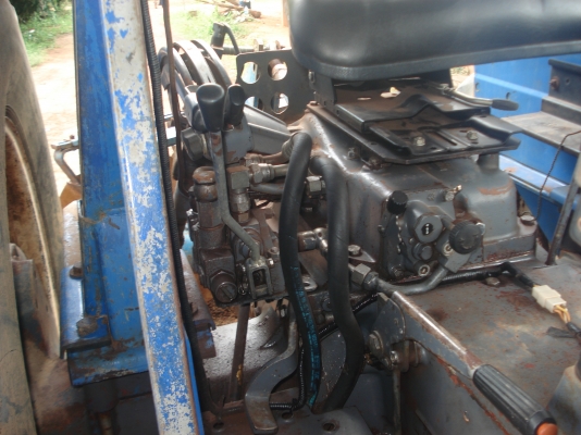 ขายรถไถ Ford 80-66S  2 เพลา ด่วน อยู่มุกดาหาร เพลาหน้าใช้งานได้ สภาพน่าใช้มาก