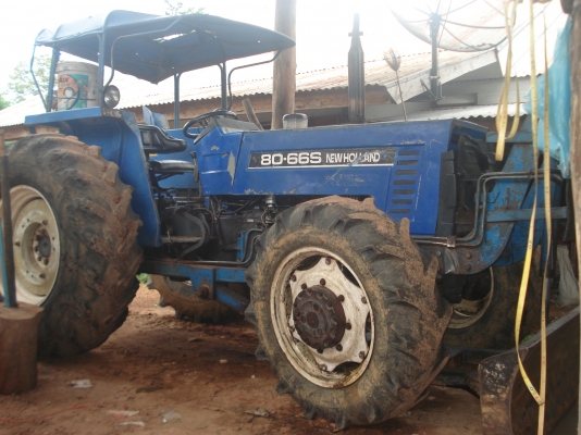 ขายรถไถ Ford 80-66S  2 เพลา ด่วน อยู่มุกดาหาร เพลาหน้าใช้งานได้ สภาพน่าใช้มาก