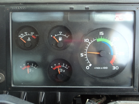 ขายด่วน รถหัวลาก VOLVO FL7 260 HP ขายด่วน รถหัวลาก VOLVO FL7 260 HP