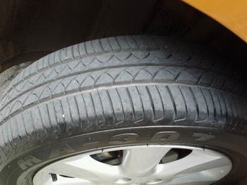 ขายMax Nissan March 15" พร้อมยาง 175/60/15 ปี11 ขายMax Nissan March 15" พร้อมยาง 175/60/15 ปี11