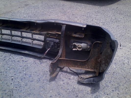 ข า ย กั น ช น ห น้ า  I S I Z U  ด ร า ก้ อ น อ า ย  พ ร้ อ ม ส ป อ ร์ ด ไ ล้ 1 คู่ ไ ฟ เ ลี้ ย ว 1 ข้ า ง