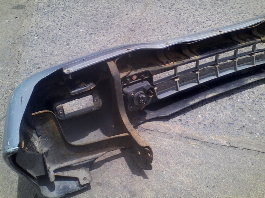 ข า ย กั น ช น ห น้ า  I S I Z U  ด ร า ก้ อ น อ า ย  พ ร้ อ ม ส ป อ ร์ ด ไ ล้ 1 คู่ ไ ฟ เ ลี้ ย ว 1 ข้ า ง