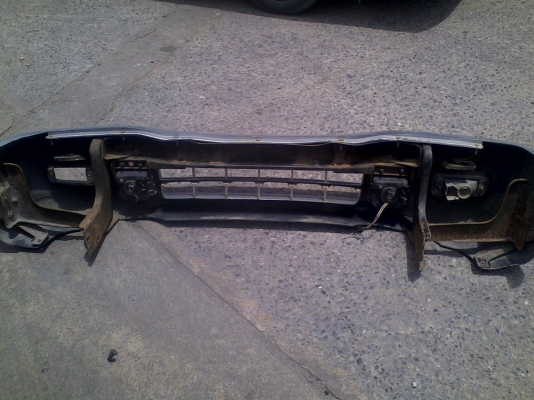 ข า ย กั น ช น ห น้ า  I S I Z U  ด ร า ก้ อ น อ า ย  พ ร้ อ ม ส ป อ ร์ ด ไ ล้ 1 คู่ ไ ฟ เ ลี้ ย ว 1 ข้ า ง