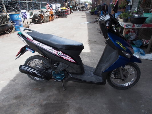 ขายด่วน HONDA CLICK ปี06 สนใจติดต่อ082-755-2259