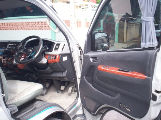 รถตู้โตโยต้าคอมมูเตอร์ ปี2007จัดไฟแนนซ์เต็ม ไม่ต้องดาวน์ก็ได้ สีบรอนเงิน แต่งVIP TV DVD แอร์ไมโครบัส ประกันชั้น1 สีเดิม เครื่อง2JZ LPGระบบหัวฉีด ถังโดนัท70ลิตร