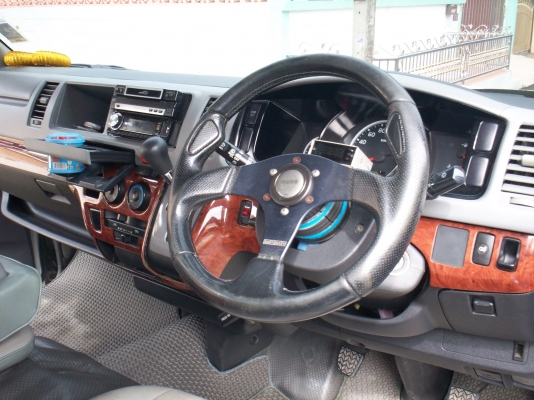 รถตู้โตโยต้าคอมมูเตอร์ ปี2007จัดไฟแนนซ์เต็ม ไม่ต้องดาวน์ก็ได้ สีบรอนเงิน แต่งVIP TV DVD แอร์ไมโครบัส ประกันชั้น1 สีเดิม เครื่อง2JZ LPGระบบหัวฉีด ถังโดนัท70ลิตร