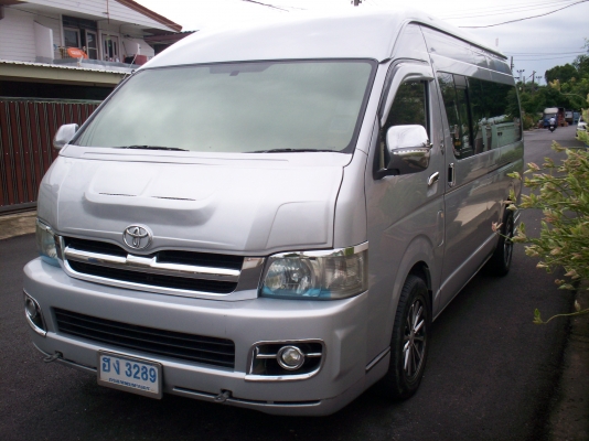 รถตู้โตโยต้าคอมมูเตอร์ ปี2007จัดไฟแนนซ์เต็ม ไม่ต้องดาวน์ก็ได้ สีบรอนเงิน แต่งVIP TV DVD แอร์ไมโครบัส ประกันชั้น1 สีเดิม เครื่อง2JZ LPGระบบหัวฉีด ถังโดนัท70ลิตร