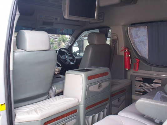 รถตู้โตโยต้าคอมมูเตอร์ ปี2007จัดไฟแนนซ์เต็ม ไม่ต้องดาวน์ก็ได้ สีบรอนเงิน แต่งVIP TV DVD แอร์ไมโครบัส ประกันชั้น1 สีเดิม เครื่อง2JZ LPGระบบหัวฉีด ถังโดนัท70ลิตร