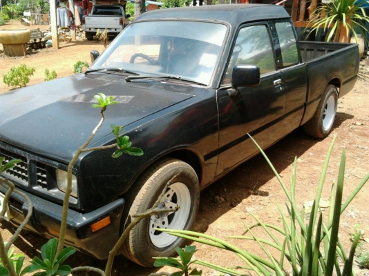 ISUZU KB 2500 CAB รถสวยสภาพดีพร้อมใช้งานได้เลนครับ รถเครื่องแห้งแรงดีไม่มีเยิ้ม ภายในเก๋งคอนโซลสวยครบพร้อม กระบะไม่ผุ ช่วงล่างคัชซีไม่มีดาม ยางสภาพดี 4 เส้นประมาณ 70\% พร้อมใ