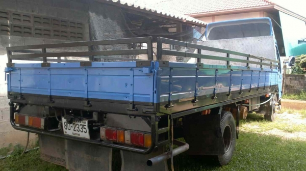 Isuzu NQR70Ry52B4 เครื่อง 4HEY 6เกียร 150แรง เพาเวอร แอรเย็น ยาว 5.5 เมตร ปี48