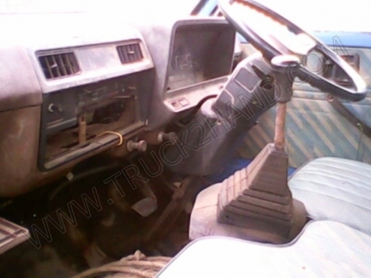 รถบรรทุก 6 ล้อ ยี่ห้อ ISUZU 100 แรงม้า