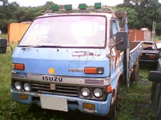 รถบรรทุก 6 ล้อ ยี่ห้อ ISUZU 100 แรงม้า