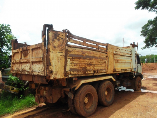 ขายด่วนรถสิบล้อหลงโบซ๊L4686เครือง6D16โบ220แรงม้า