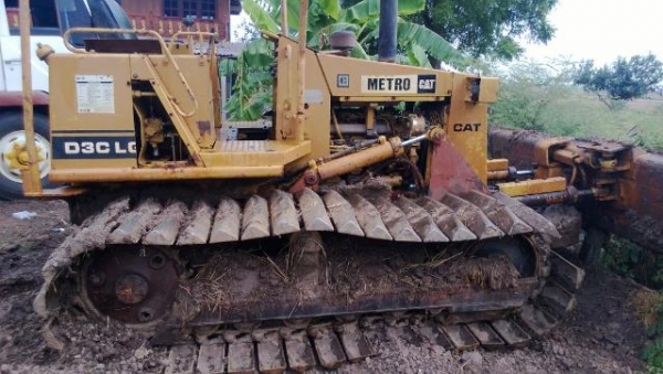 ขายด่วน รถแทรคเตอร์ตีนตะขาบ  CAT D3C LPG เก่าในสภาพพร้อมใช้งาน  เครื่องดี ช่วงล่างสวยจ้า