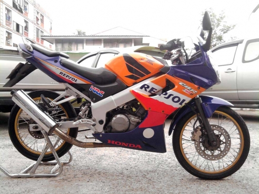 ขออนุญาติขาย HONDA CBR 150 รุ่นพิเศษ Repsol Edition สตา์ร์ทมือ