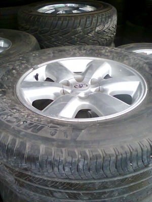 ขายล้อTOYOTA VICO ขอบ17พร้อมยางชุดละ7800