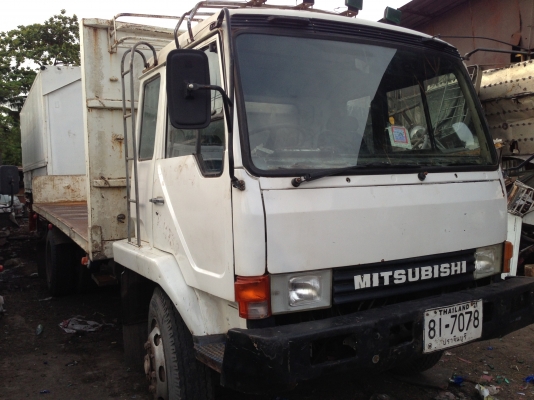 ขาย 6 ล้อ มิตซู รุ่น FK 455 เครื่อง 160 แรง พื้นเรียบ ยาว 5.50 เมตร ปี 2541