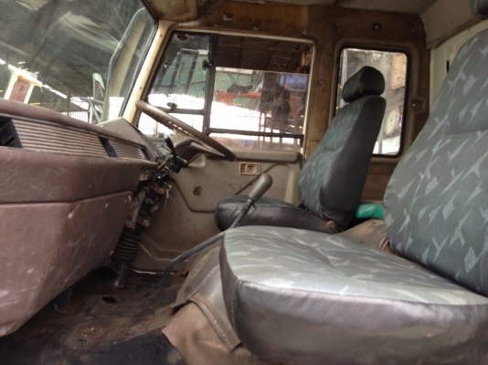 ขาย 6 ล้อ มิตซู รุ่น FK 455 เครื่อง 160 แรง พื้นเรียบ ยาว 5.50 เมตร ปี 2541