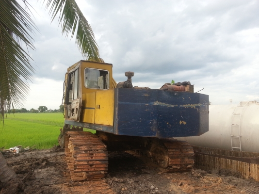 ขายอะไหล่ตัดรถแบคโฮ Komatsu pc200-2 มีหัวเก๋ง กระบอก โซ่แผ่น ปั๊ม กะโป๊ะ มอเตอร์