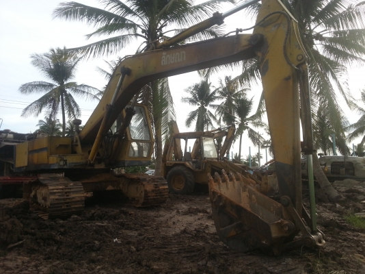 ขายอะไหล่ตัดรถแบคโฮ Komatsu pc200-2 มีหัวเก๋ง กระบอก โซ่แผ่น ปั๊ม กะโป๊ะ มอเตอร์