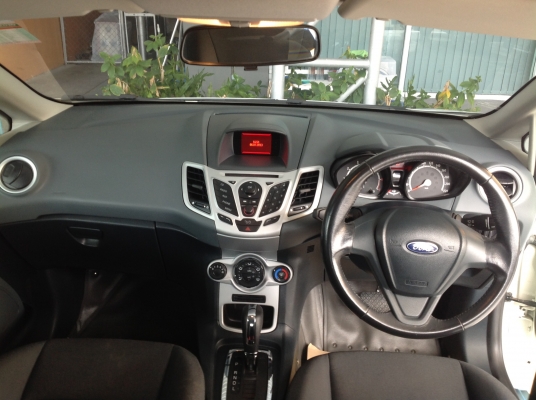 FORD FIESTA 1.6 AT TREND HATCHBACK 2010 สวยกริ๊ป