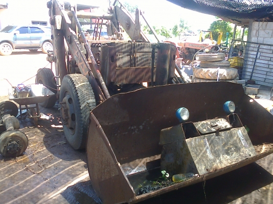 ขายรถตัก เครื่อง EH700   168 แรงม้า  เครื่งดีมากๆ ระบบไฮดรอลิกใช้ได้หมด