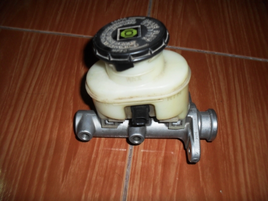 แม่ปั๊มเบรค ตัวบน ของ isuzu demax