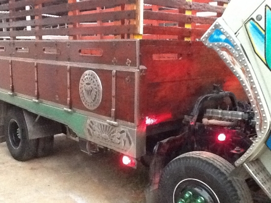 ขายหกล้อฮีโน่FC เครื่อง120แรงรถปี38กระบะไม้ยาว4.30เมตรแอร์พร้อมสวยจริงคับ