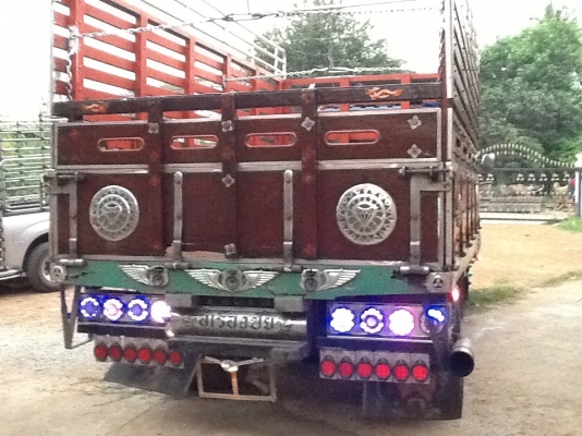 ขายหกล้อฮีโน่FC เครื่อง120แรงรถปี38กระบะไม้ยาว4.30เมตรแอร์พร้อมสวยจริงคับ