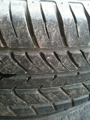 ขายยาง ขอบ 13 พร้อมกระทะ 4/100 ขายยาง ขอบ 13 พร้อมกระทะ 4/100