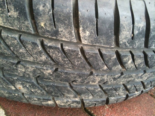 ขายยาง ขอบ 13 พร้อมกระทะ 4/100